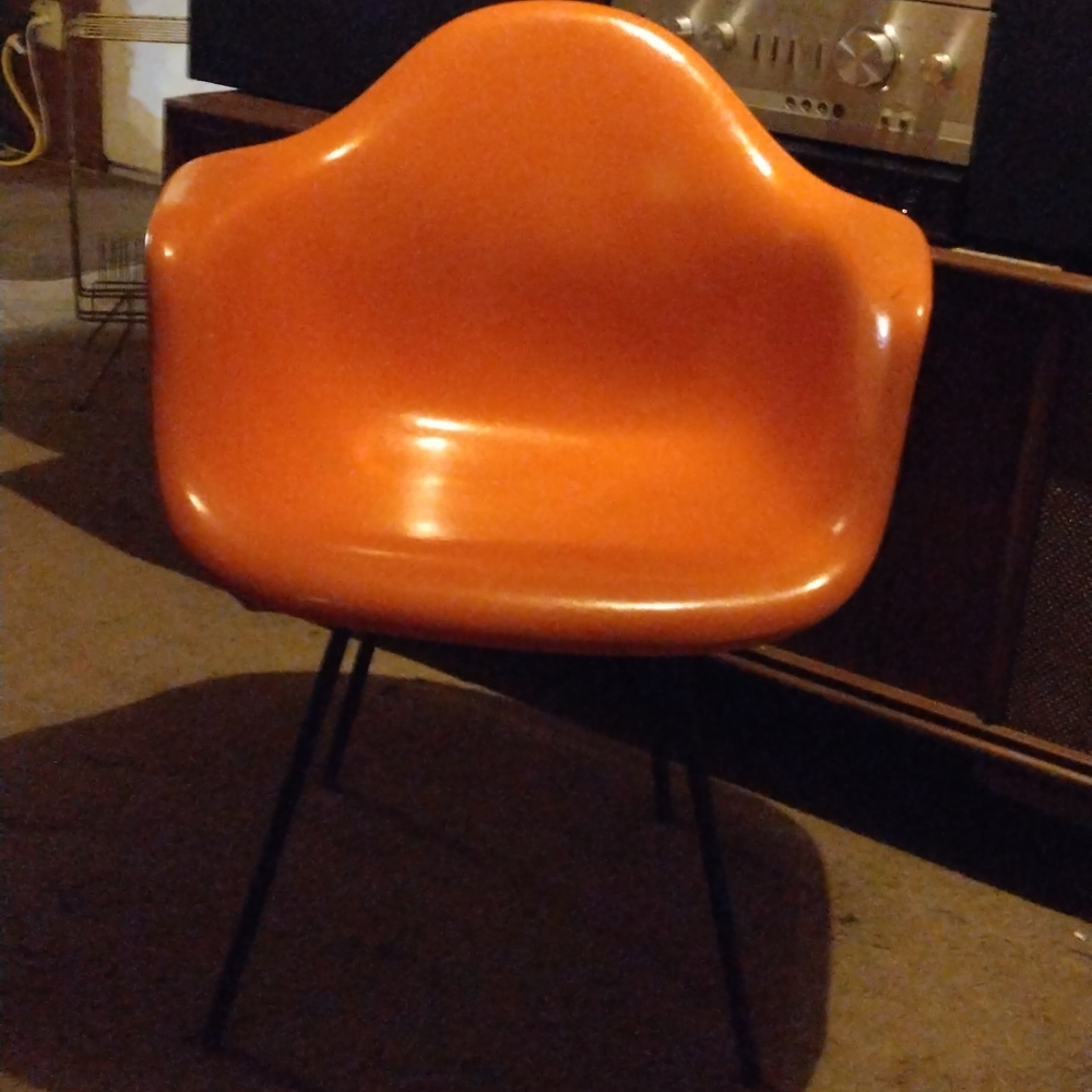 Vintage Herman Miller molded fiberglass chair